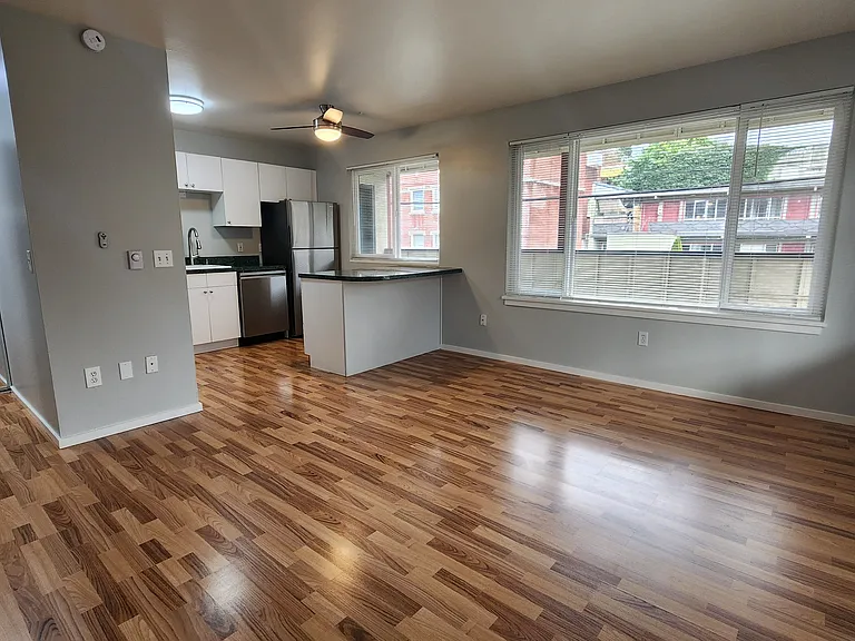 Hawaiian Apartments — Photo 36