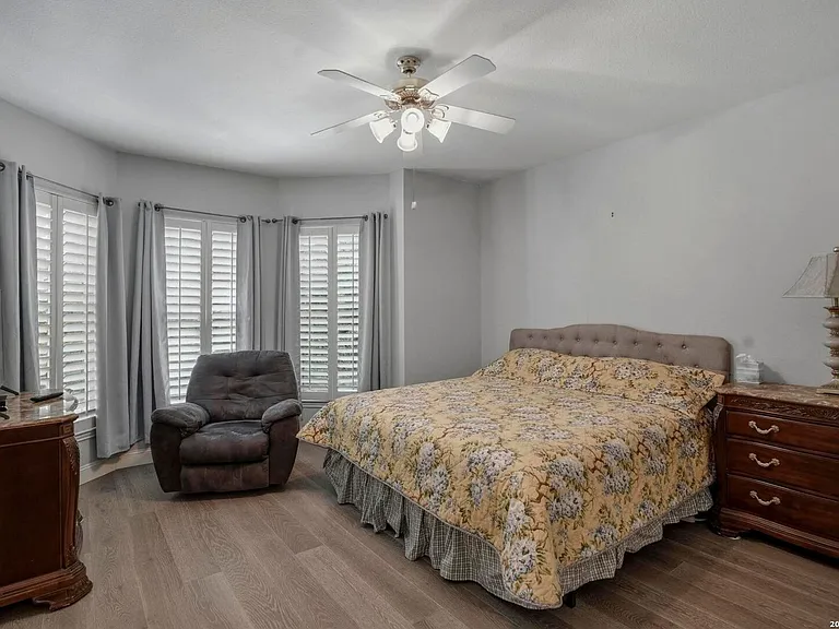 145 Elizabeth Rd — Photo 21