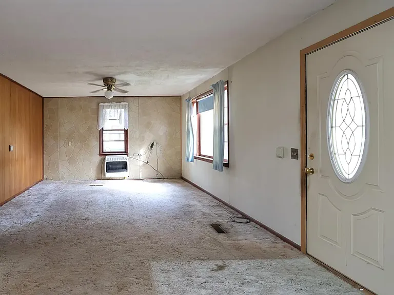 6166 Congress St — Photo 8