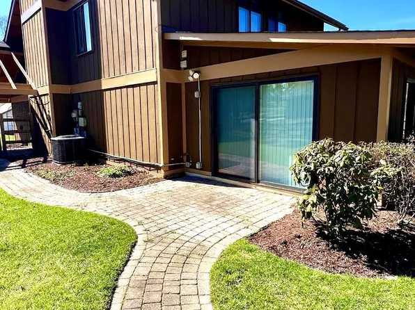 10748 Wayridge Dr, Gaithersburg, MD 20886