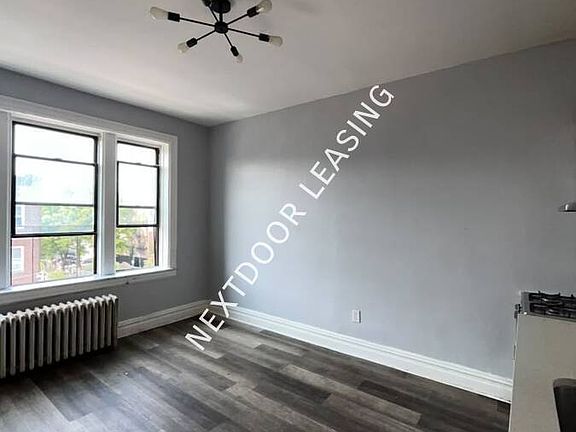 5th image of 122 Corbin Ave #404M
