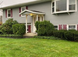 2870 Saddle Ridge Dr, Yorktown Heights, NY 10598