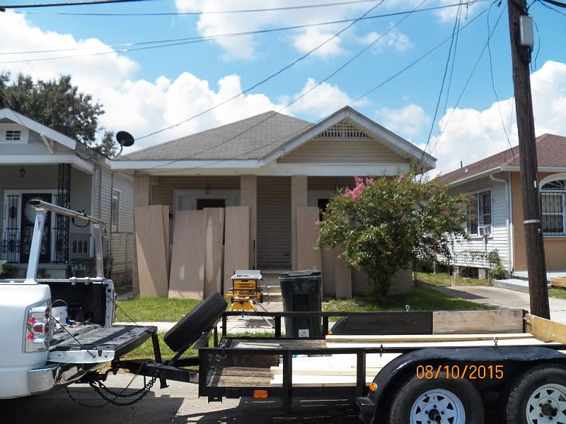 1st image of 8628 Apricot St