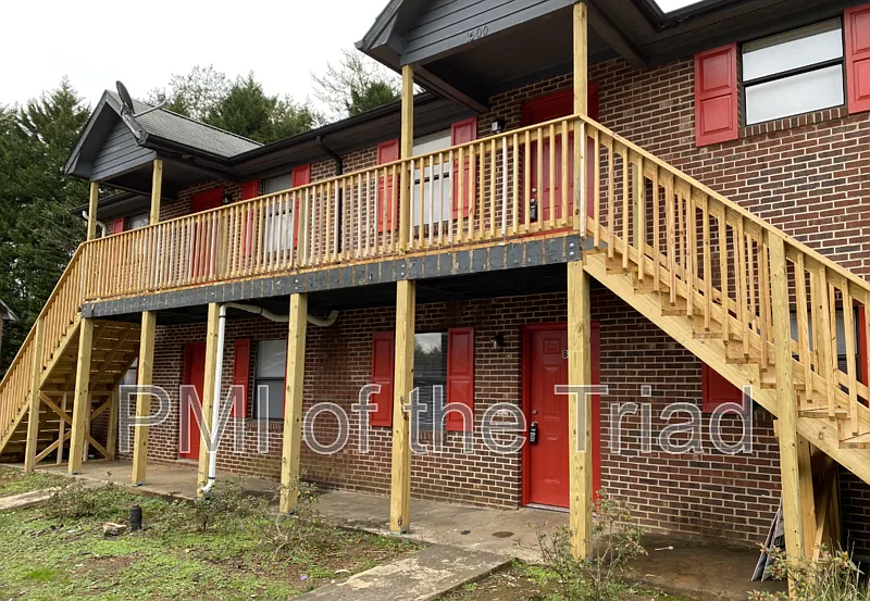 1500 Oakshire Ct #C