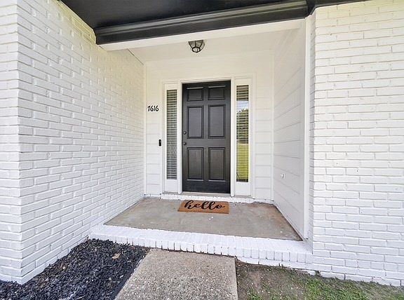 4th image of 7616 Lloyd Rd