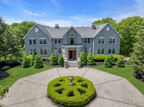 5 Carriage Way, Kinnelon Boro, NJ 07405