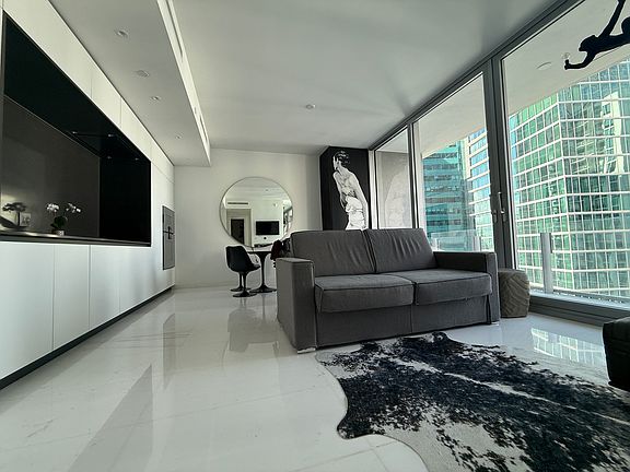 2nd image of 300 Biscayne Boulevard Way #3308