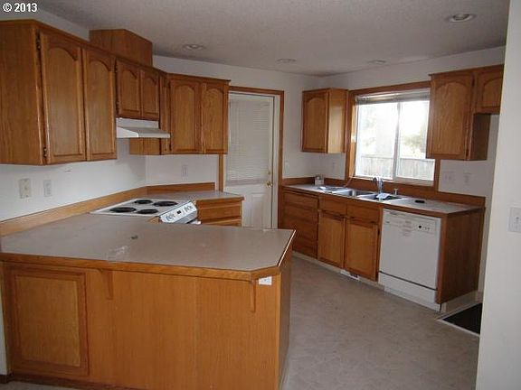 5th image of 10505 NE 88th St