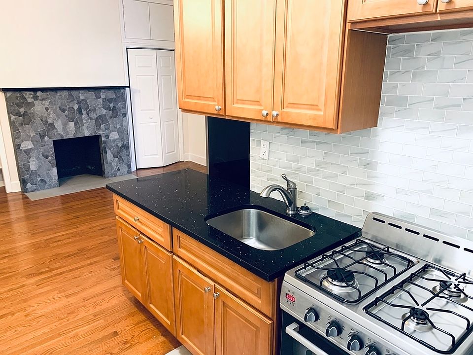 1st image of 155 E 52nd St Ph F