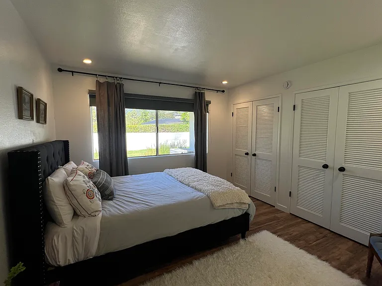 451 Live Oaks Rd — Photo 9