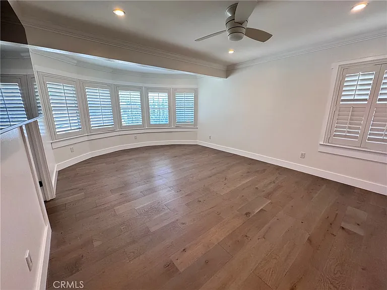 2716 S La Salle Ave — Photo 28