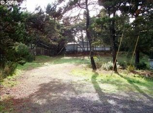 88226 Rhododendron Dr, Florence, OR 97439