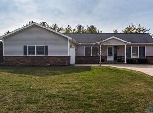 209 S Robinson Dr, Oak Harbor, OH