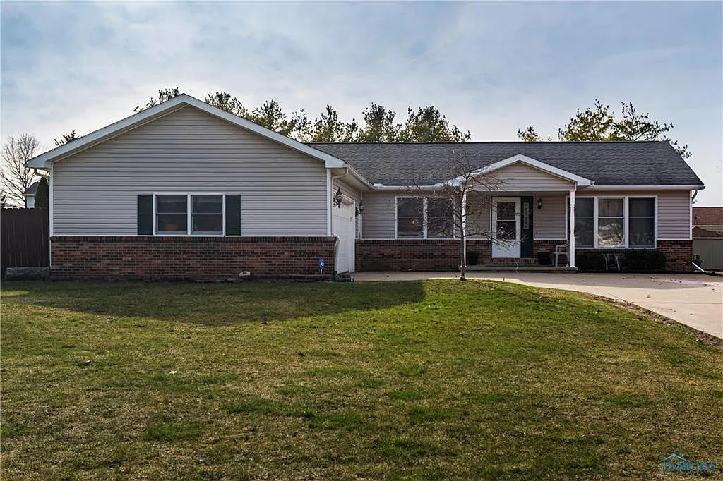 209 S Robinson Dr photo 1