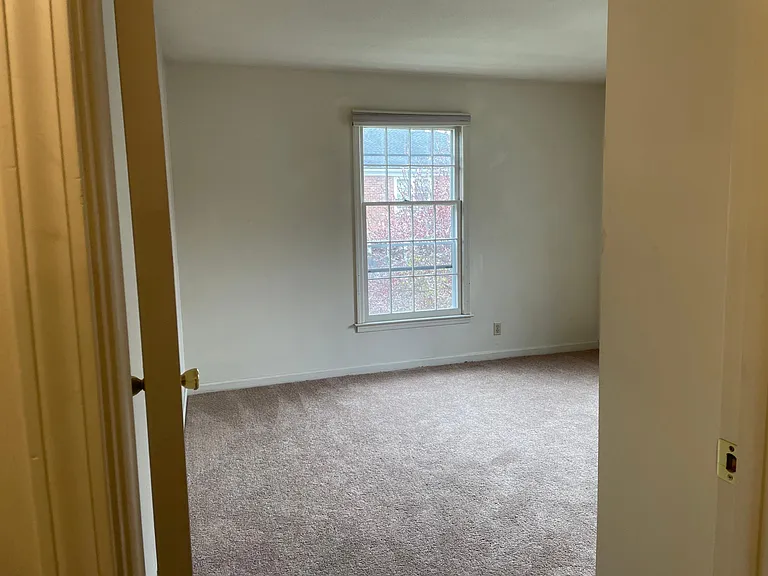 124 Jamestown Dr #C — Photo 16