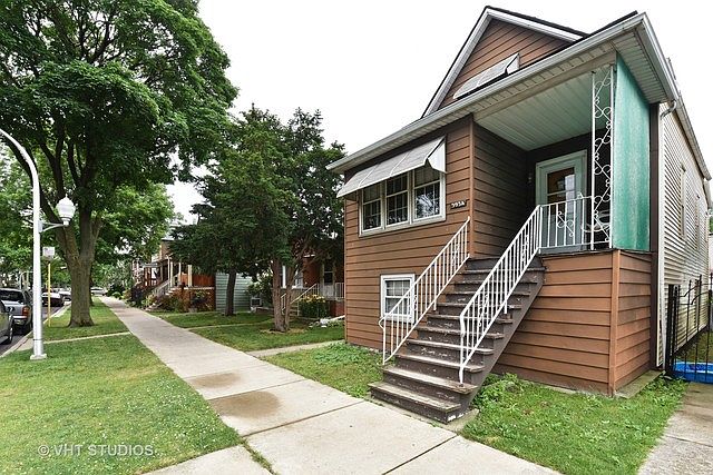 2nd image of 3934 S Artesian Ave