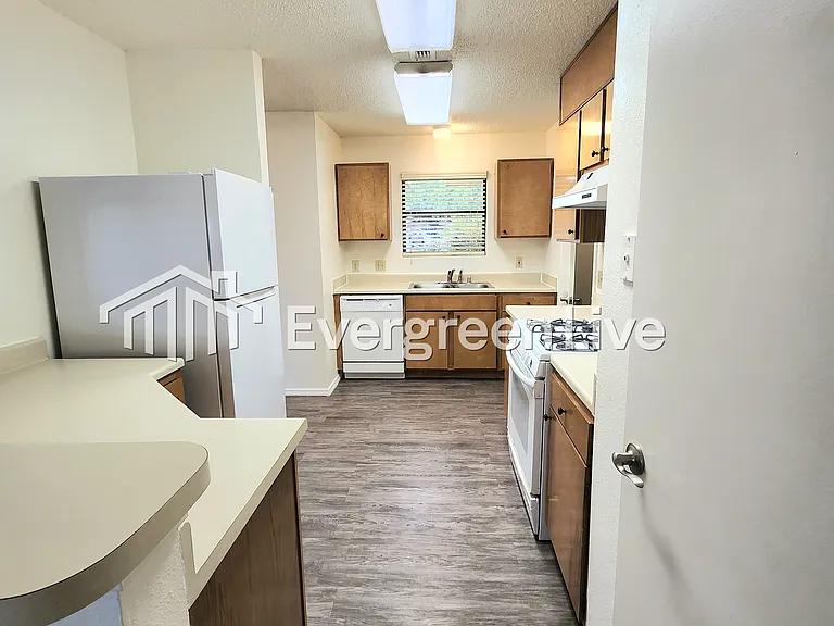 2252 Taos Ct — Photo 6