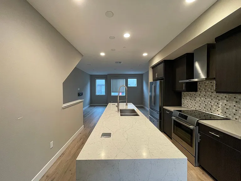 1530 Prescott St — Photo 15