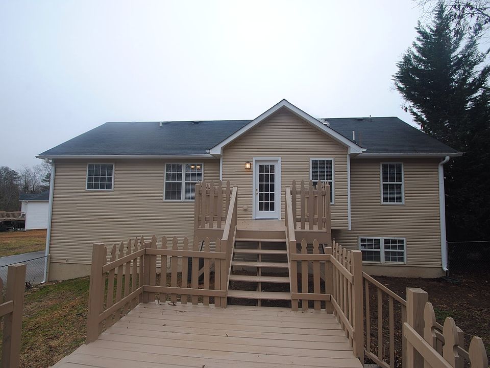 2nd image of 35 Cedars Glen Pl