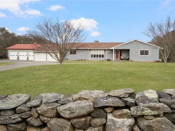 141 Peckham Rd, Little Compton, RI 02837