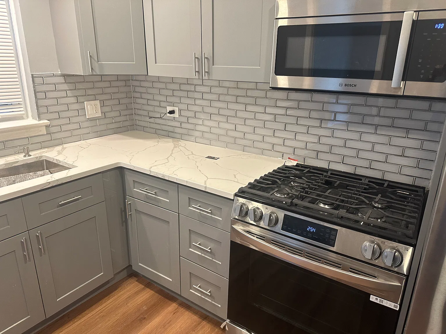 3 bed, 1200 sqft, $2,450 — Photo 4