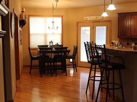 Eat-In dining area
