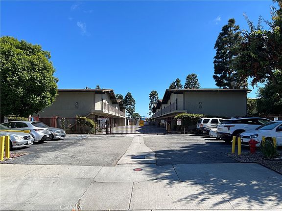 3rd image of 832 Coriander Dr Unit D