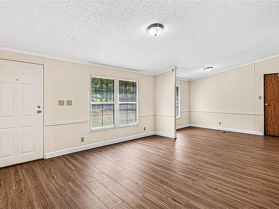 4th image of 524 Silver Valley Rd