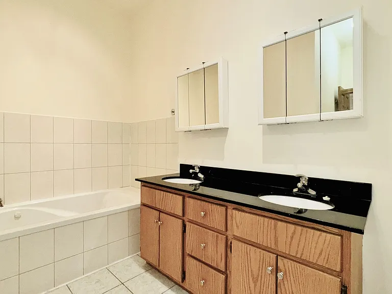 6128 S Kenwood Ave — Photo 16