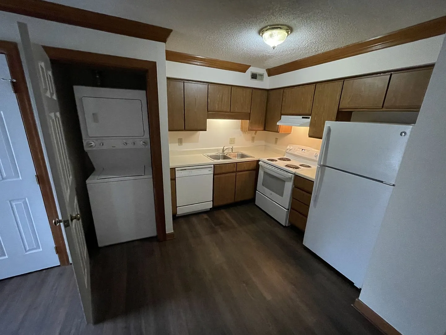 1 Bedroom 1 Bathroom Condo! — Photo 2
