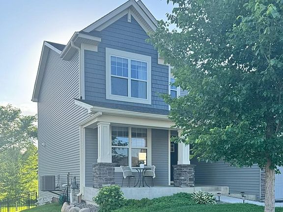 3rd image of 1562 Edgebrook Ln