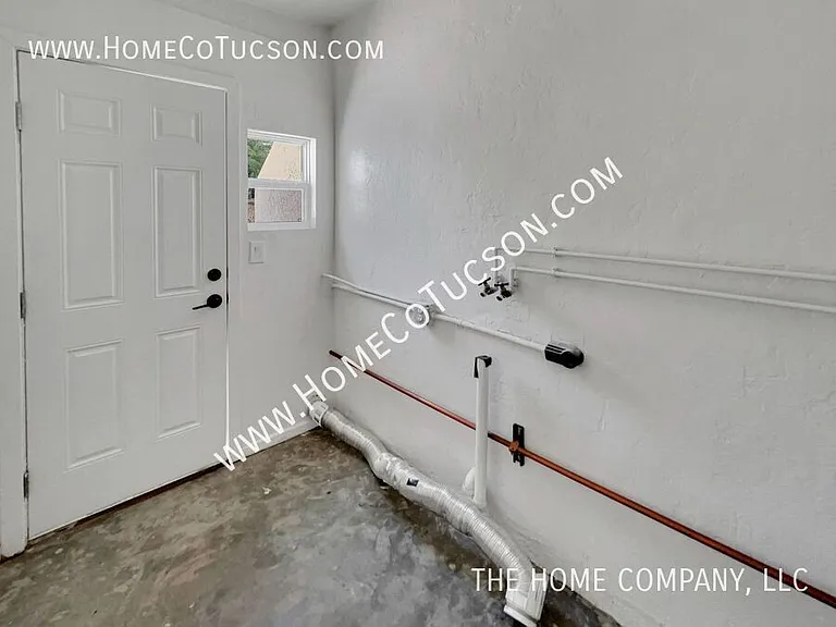 4855 E 2nd St — Photo 27
