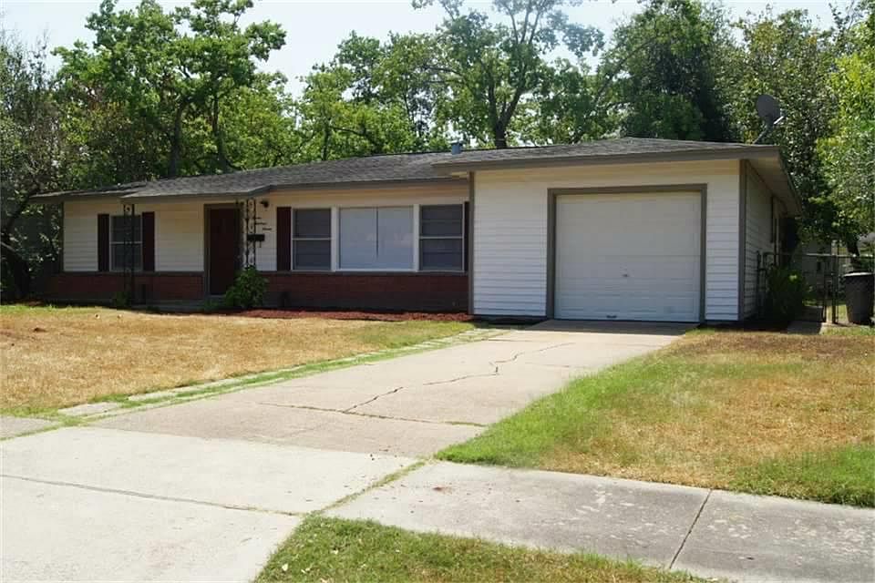 1st image of 707 22nd Ave N