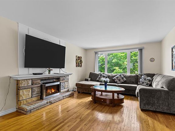 5th image of 42 Kennedy Road