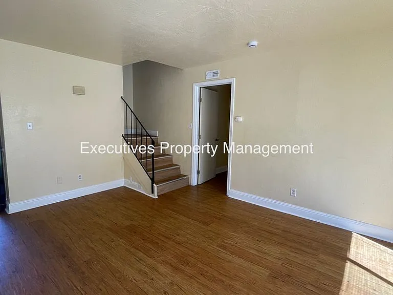 4909 N Winery Cir #101 — Photo 4