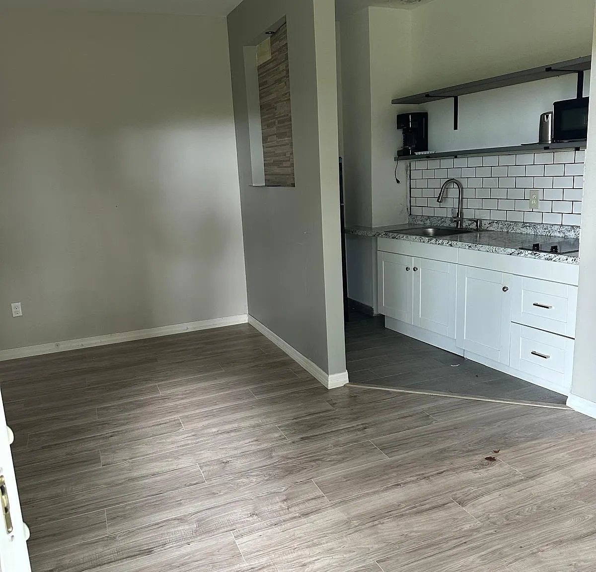 1 bed, 700 sqft, $1,200 — Photo 4