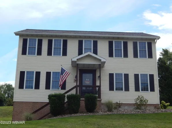 36 Woodbryn Dr, Williamsport, PA 17701