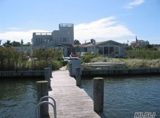 206 Dune Rd, Quogue, NY 11959