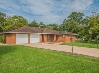 514 Park St, Highlands, TX 77562