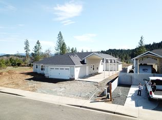 150 Cabernet Cir, Cave Junction, OR 97523