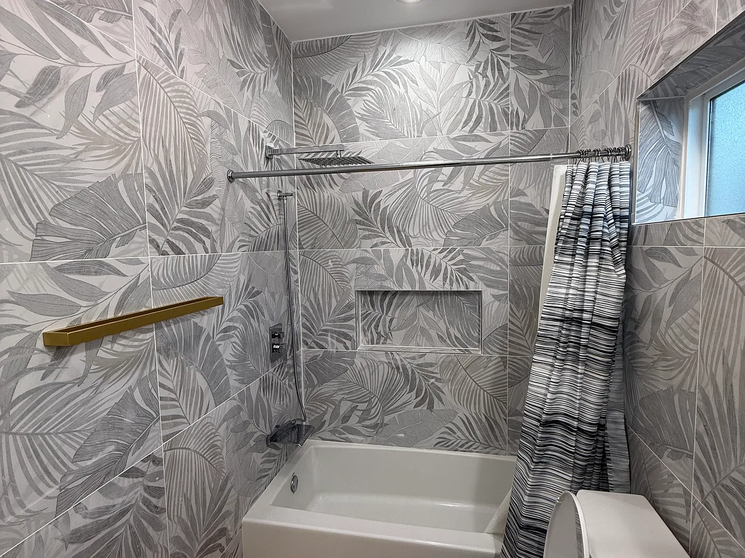 2 bed, 720 sqft, $2,800 — Photo 3