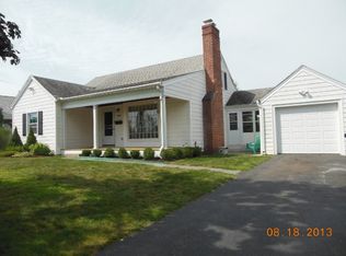 390 Gillette Ave, Springfield, MA 01118