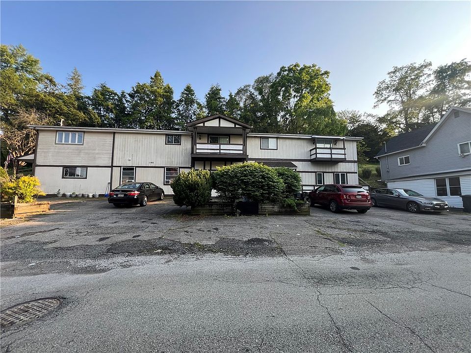 2nd image of 1190 Forest Ave