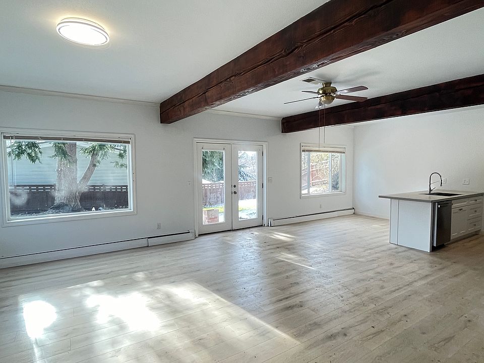 1st image of 965 Nile Ave NE #3