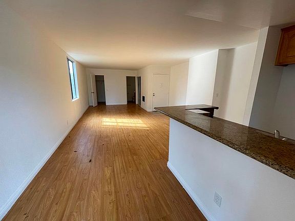 4th image of 9848 Tabor St