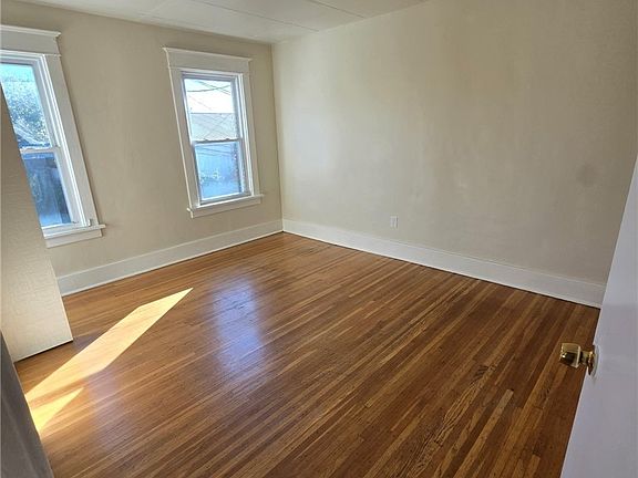 5th image of 217 Hartwell Rd