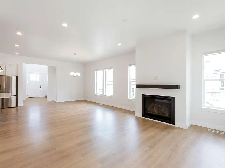 1916 W Oakridge Dr — Photo 9