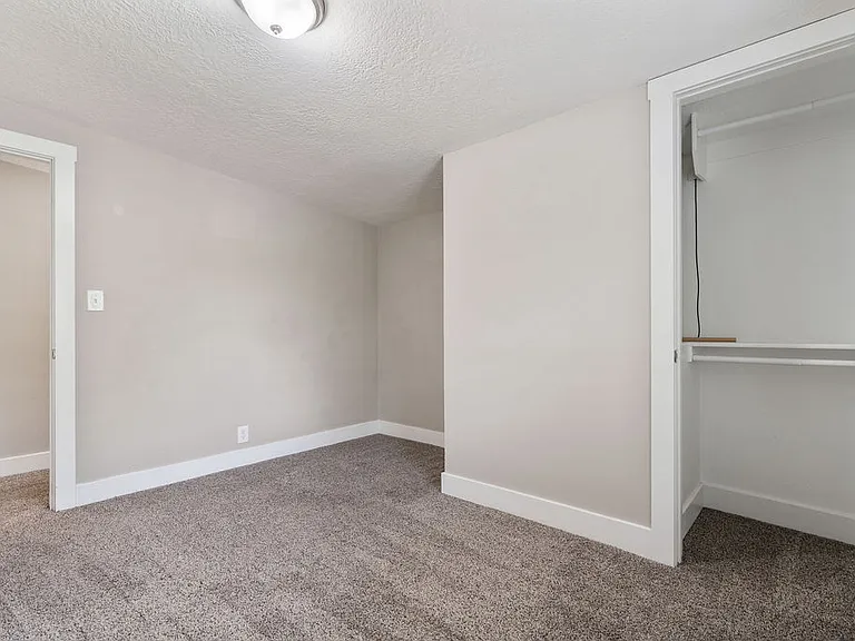 3395 E Larchmont Dr — Photo 33