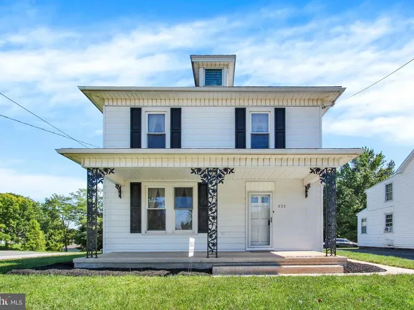 233 S Main St, Manchester, PA 17345