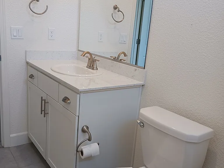 Upstairs shared bathroom